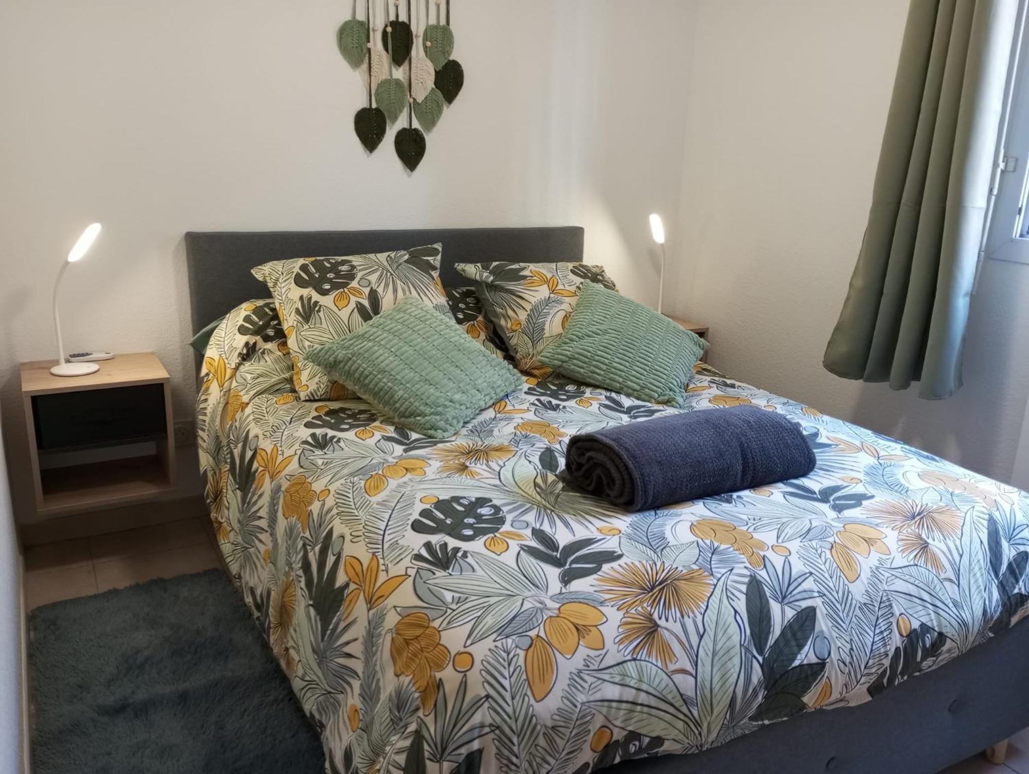Apartment L'etoile Biterroise - 2 A 6 Personnes - Rez De Chaussee Avec Balcon - Piscine Exterieur *